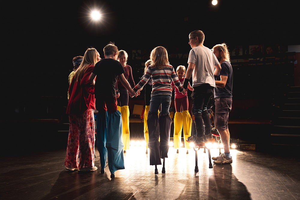 „climate-body-show“ am 15.06.24 um 16:00 Uhr und 16.06.24 um 13:00 Uhr